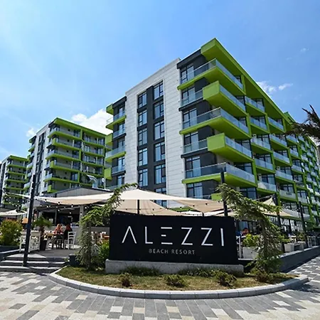 Onyx Breeze - Pool & Apartment