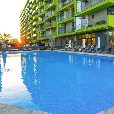 Onyx Breeze - Pool & Apartment Navodari