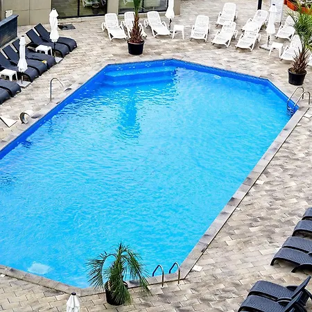 Onyx Breeze - Pool & Apartment Navodari