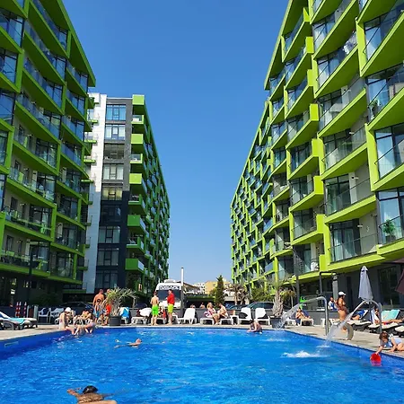 Onyx Breeze - Pool & Apartment *