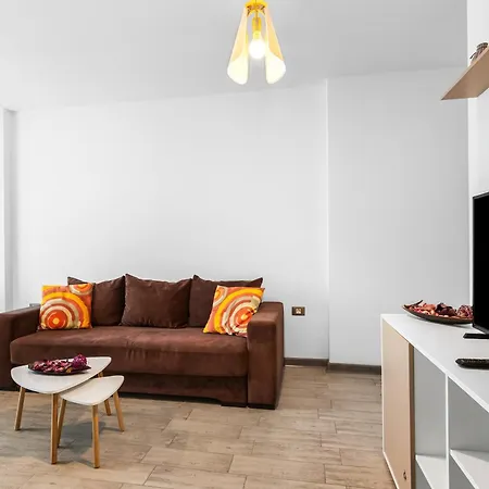 Onyx Breeze - Pool & Apartment *