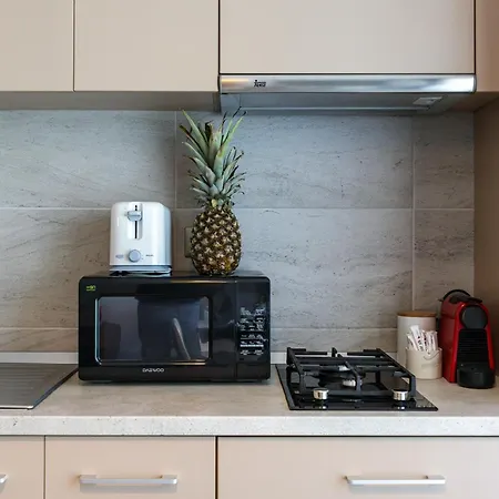 Onyx Breeze - Pool & Navodari