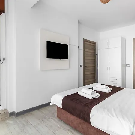 Onyx Breeze - Pool & Apartment Navodari