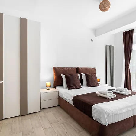 Onyx Breeze - Pool & *