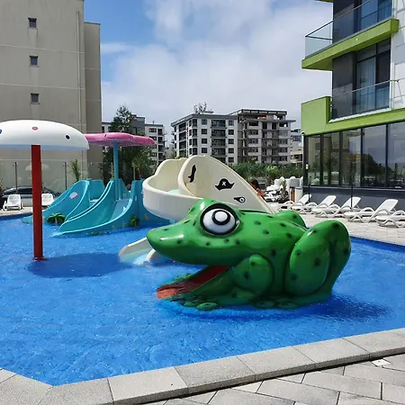 Onyx Breeze - Pool & ナボダリ