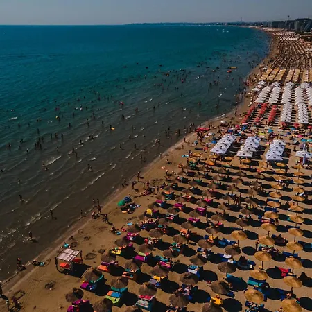 Onyx Breeze - Pool &